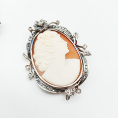 A. Caramanna Ciondolo cameo fiore A. Caramanna Ciondolo cameo fiore
