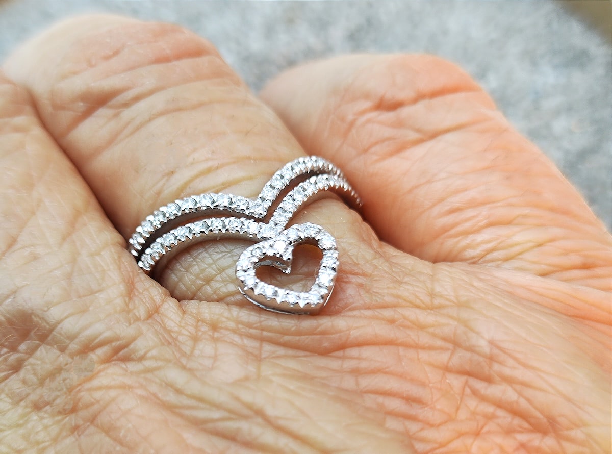 A. Caramanna Anello cuore brillanti